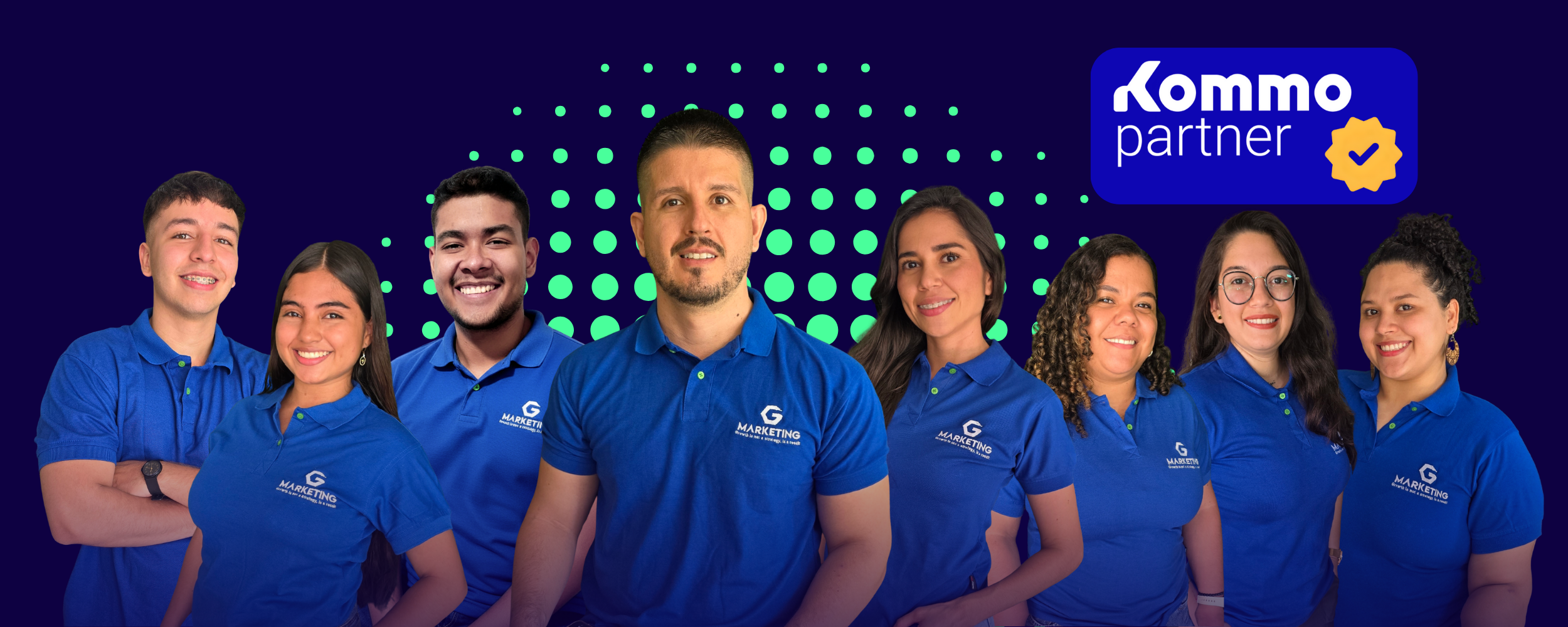 Equipo de Gmarketing trabajando en estrategias de CRM